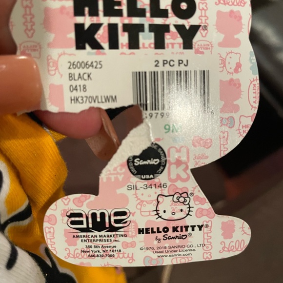 Hello Kitty Halloween 2pc set - Picture 2 of 2